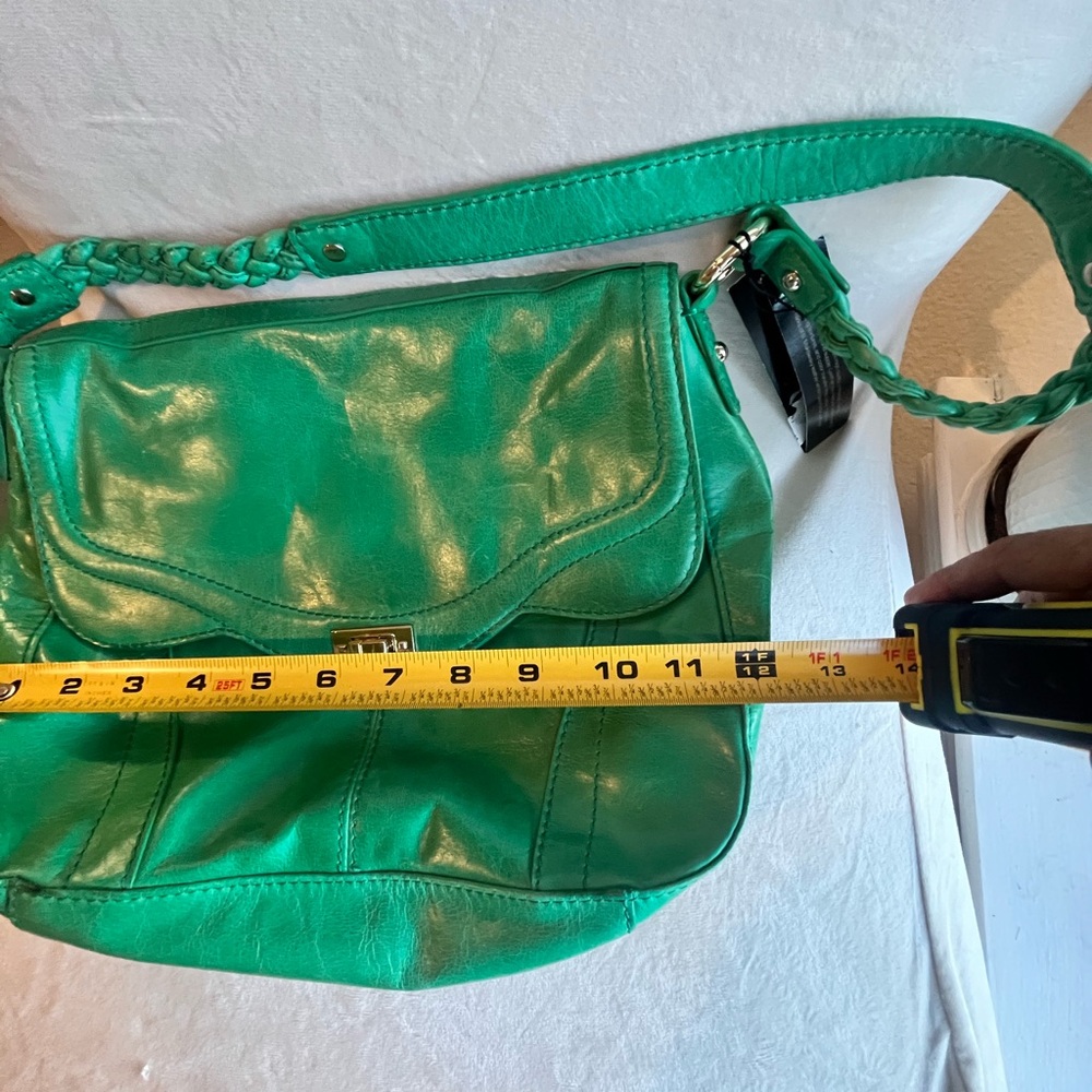 B. Makowski Karlie Glazed Leather Crossbody Adjust Strap Green NWT - Picture 5 of 6